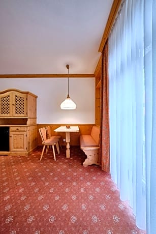 Double Room (1 Adult)