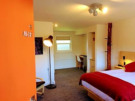 Forest Room Superior Queen Room