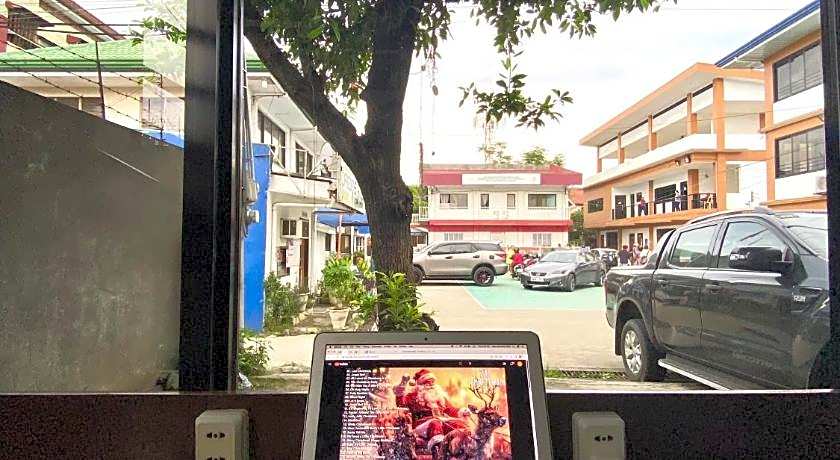 Pocket Hotel Bunks and Breakfast