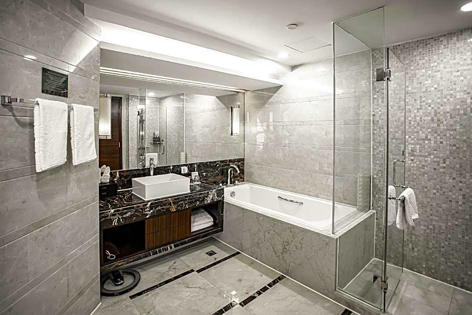 Cenbest Jinling Grand Hotel