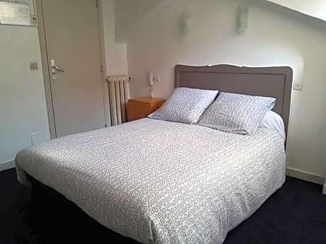 Economy Double Room with Shared Bathroom