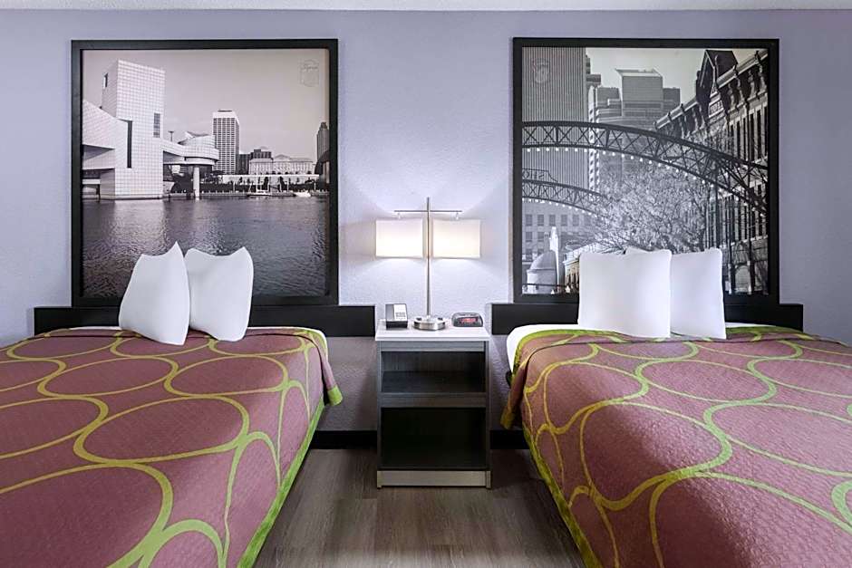 Super 8 by Wyndham Copley Akron