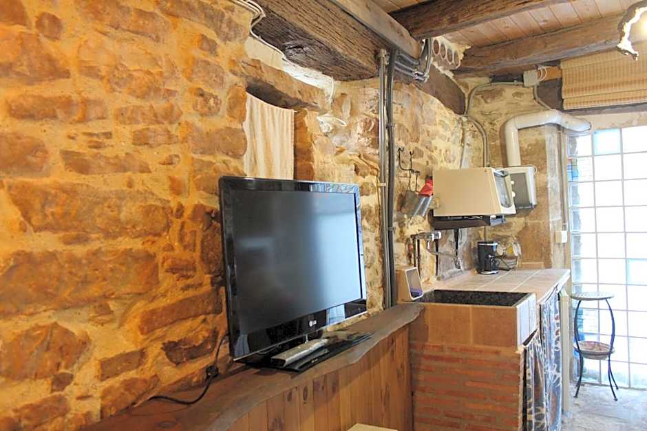 Conjunto Rural la Tejedora. Albergue y estudios familiares.