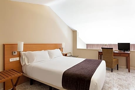 Duplex Apartment (4 Adults)