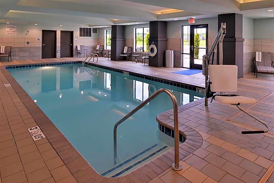 Holiday Inn Express & Suites Bryant West By IHG