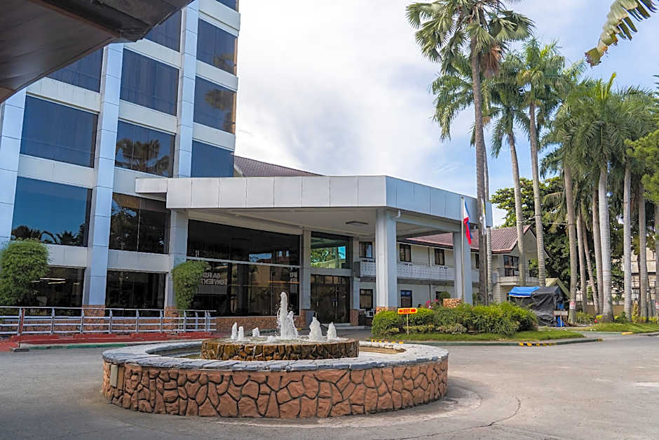 The Ritz Hotel at Garden Oases (Multiple-Use Hotel)
