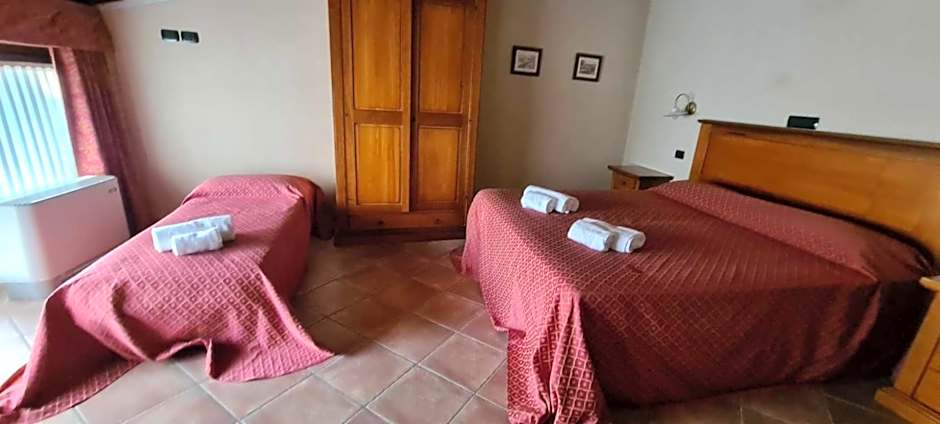 Photo 1 of 5 of Triple Room