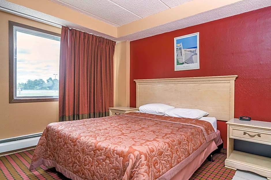 Super 8 by Wyndham Brooklyn Center/MPLS