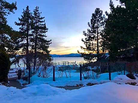 Red Wolf Lakeside Lodge