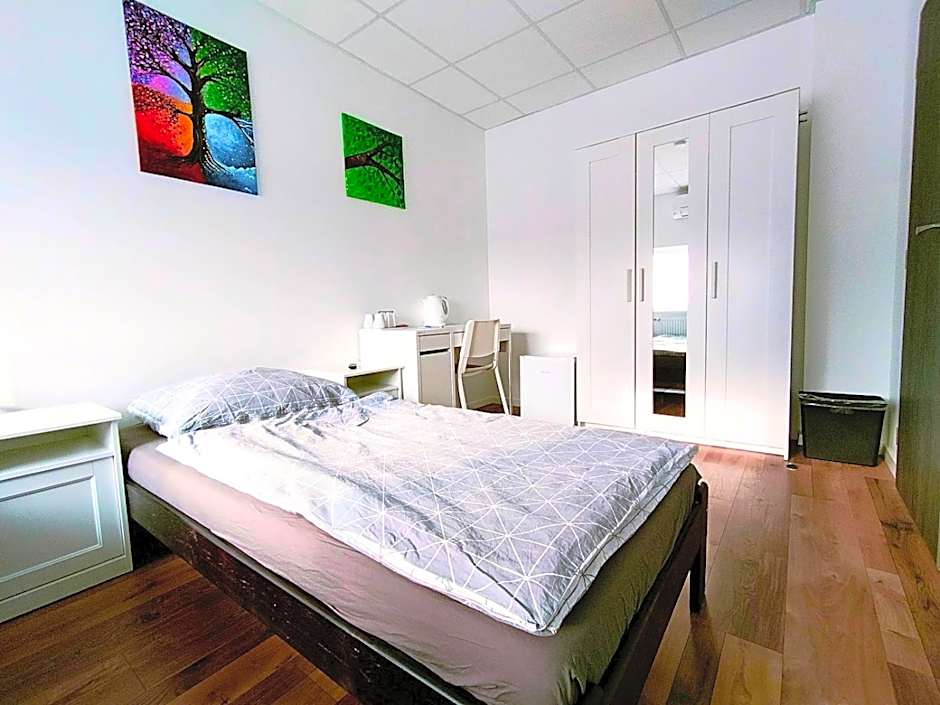 Dimael Hostel & Apartments