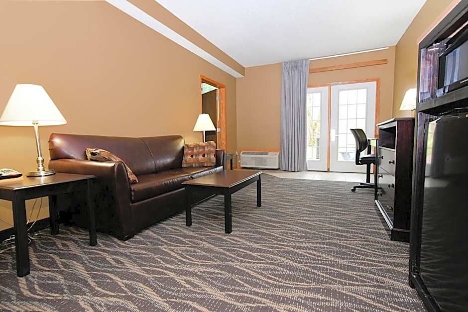 Cobblestone Inn & Suites - Denison | Majestic Hills