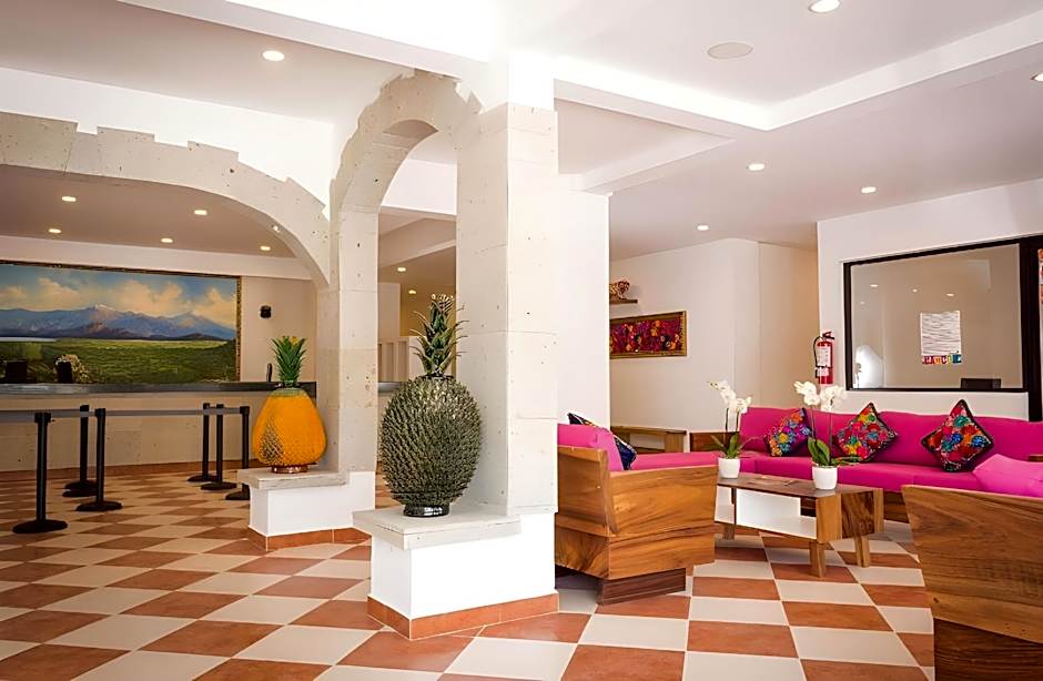 Nomads Party Hotel & Hostel