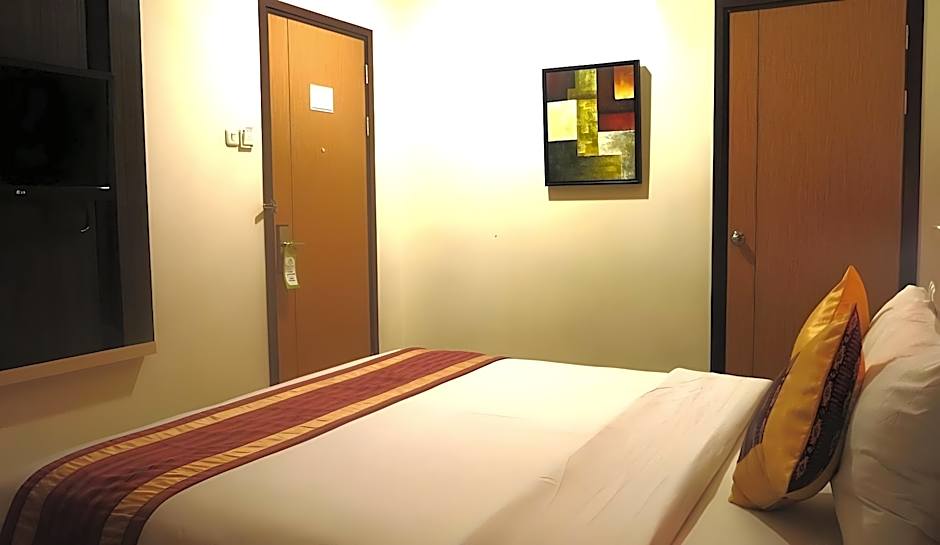 Jolin Hotel Panakkukang by LIFE