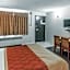 Econo Lodge Inn & Suites