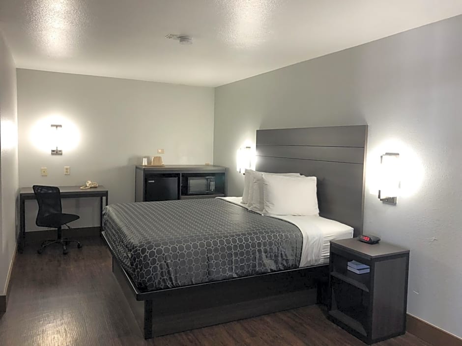 Sky Palace Inn By Jasper Near AT & T Center