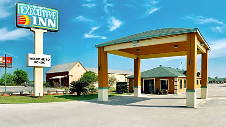 Executive Inn Hondo