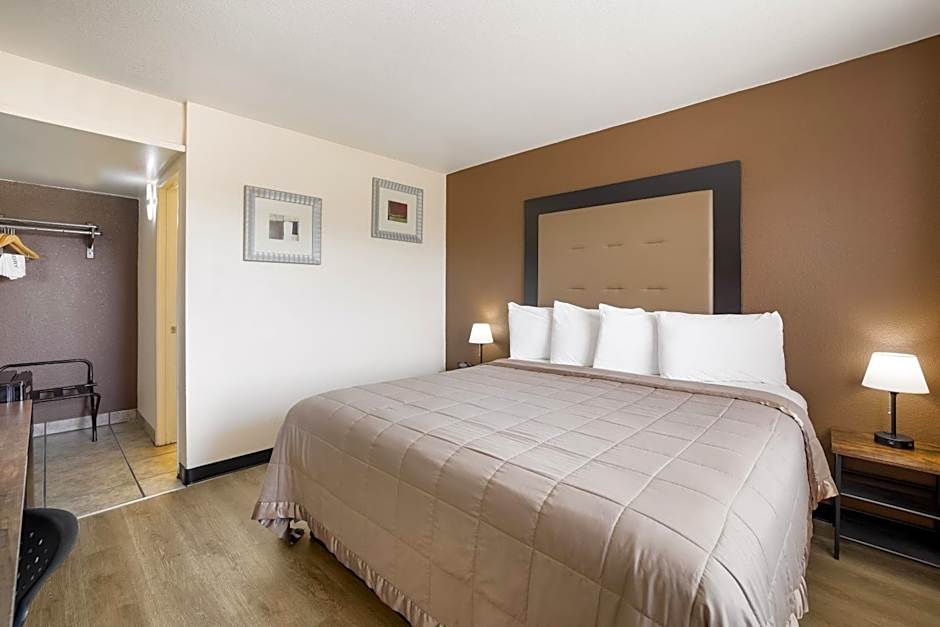 Knights Inn Sierra Vista / East Fry