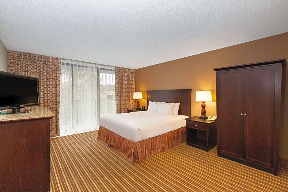 Aksarben Suites, A Trademark Collection Hotel