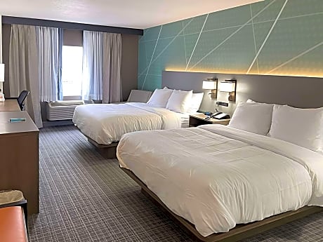 2 Queen Beds Nonsmoking