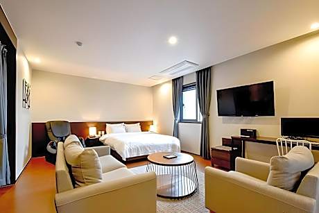 2 Bed Suite Room
