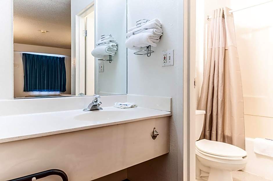Motel 6-Farmington Hills, MI - Northwest - Farmington Hills
