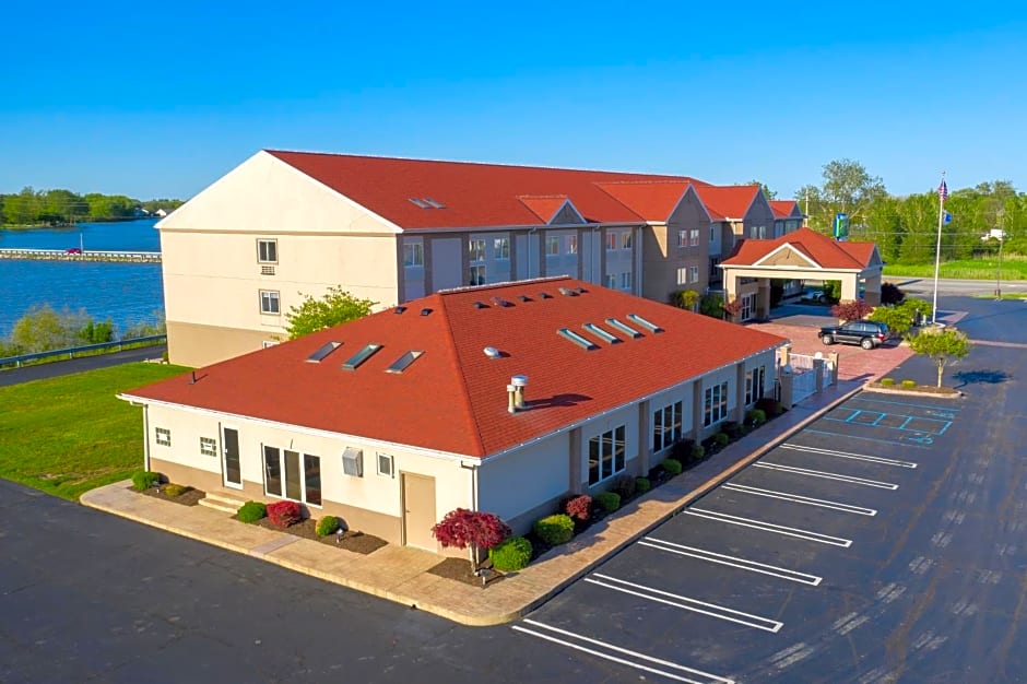 Holiday Inn Express Hotel & Suites Port Clinton-Catawba Island