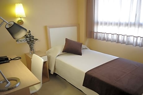 INDIVIDUAL ROOM (INTERIOR)