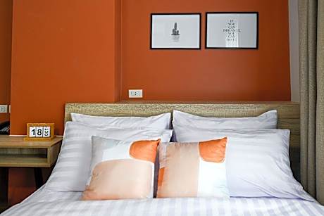 Deluxe Double with Window