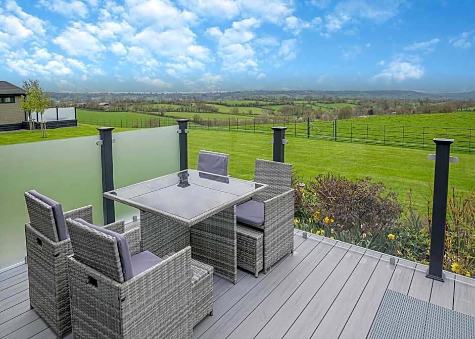 Midsomer Lodges
