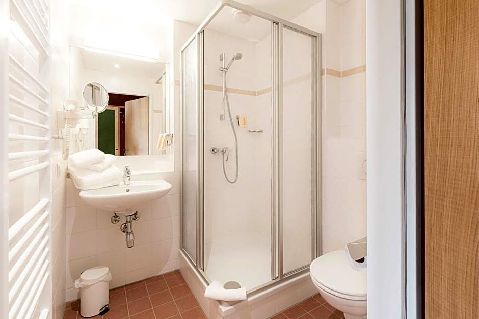 JUFA Hotel Stubenbergsee