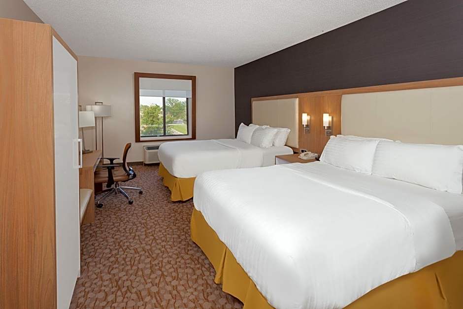 Holiday Inn Express Hotel & Suites Brookville By IHG
