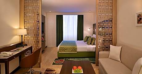 Deluxe King Room - Non-Smoking