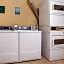 Hawthorn Extended Stay by Wyndham Milwaukee Airport