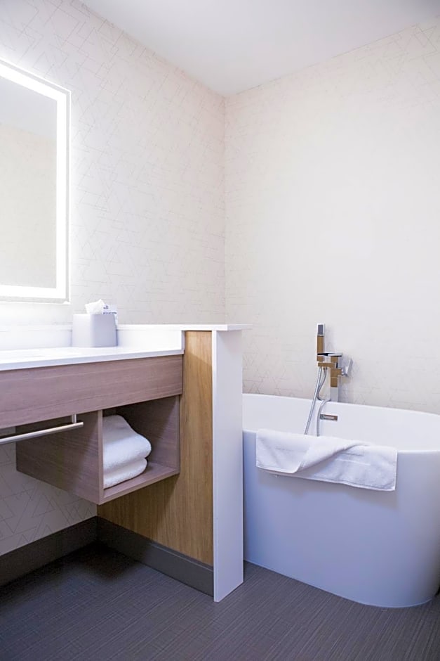 Holiday Inn Express & Suites Prince Albert - South, an IHG Hotel