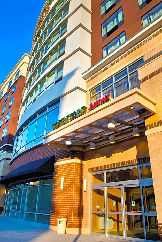 Courtyard by Marriott Newark Downtown