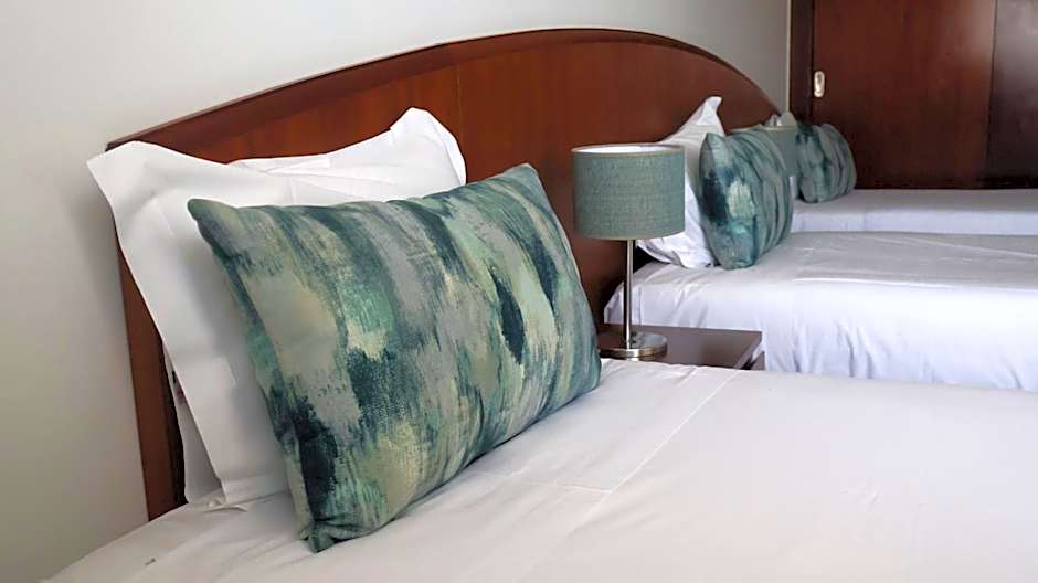 Apulia Praia Hotel