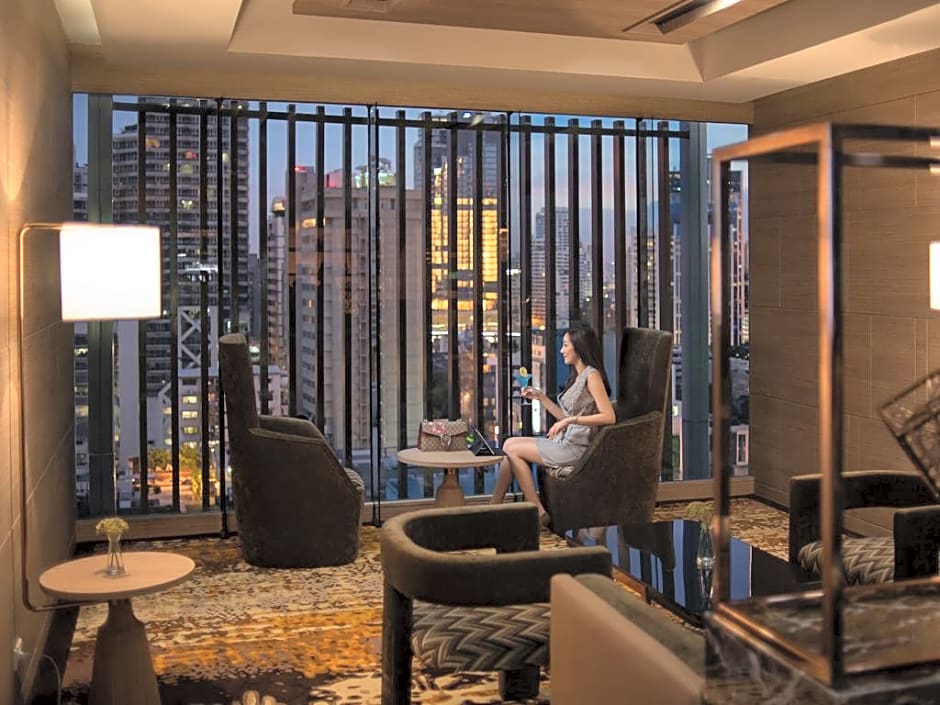 Solitaire Bangkok Sukhumvit 11