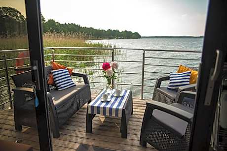 Domek na wodzie Topiko Czarter - Leśna Przystań