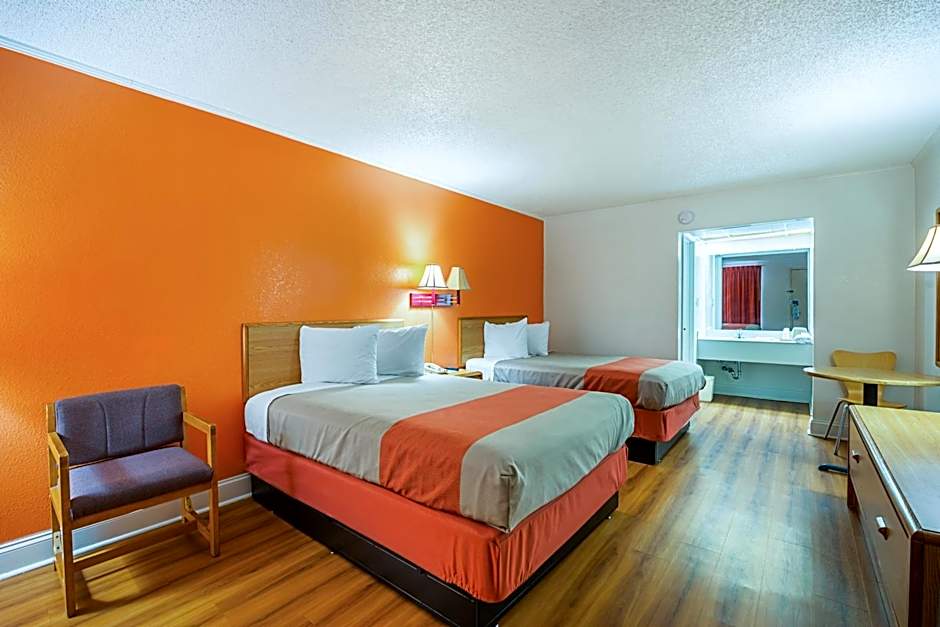 Motel 6-Perry, GA