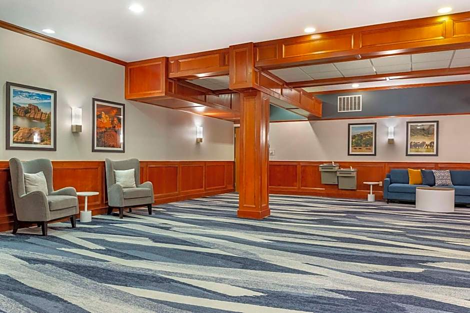 Comfort Inn & Suites Rapid City near Mt Rushmore