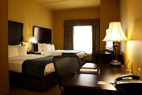 Queen Suite with Two Queen Beds - Non-Smoking