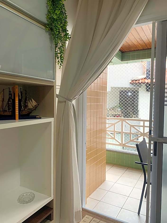 Relaxing Ingleses Beach Apartment