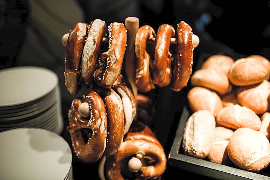 Roomers Munich, Autograph Collection by Marriott