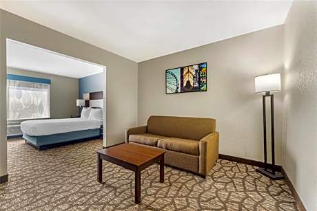Queen Suite with Sofa Bed - Non-Smoking