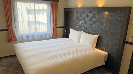 King Room - Non-Smoking
