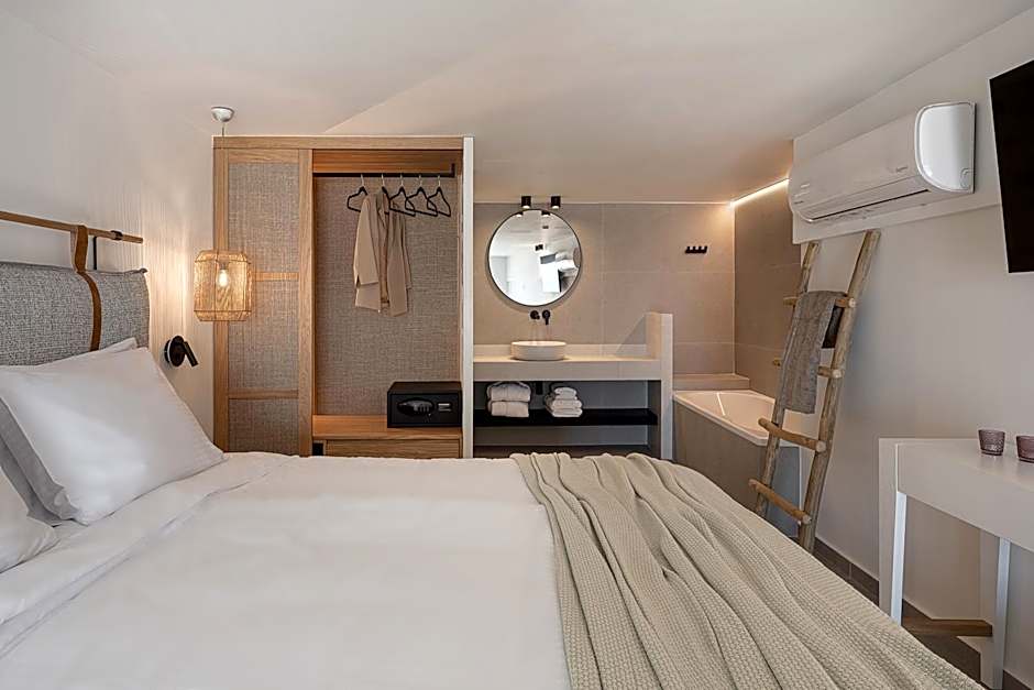 Calla Luxury Seafront Suites