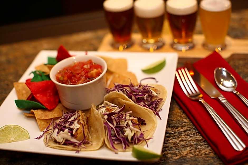 Marriott Riverside at the Convention Center