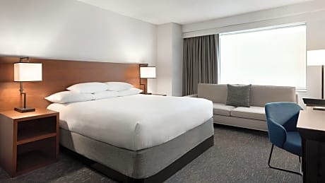 1 King Bed Deluxe