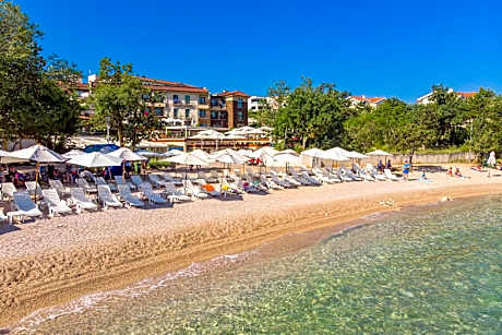 Blue Waves Resort