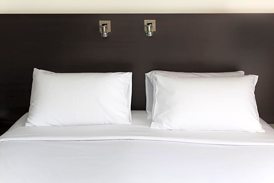 St Ives Motel Apartments